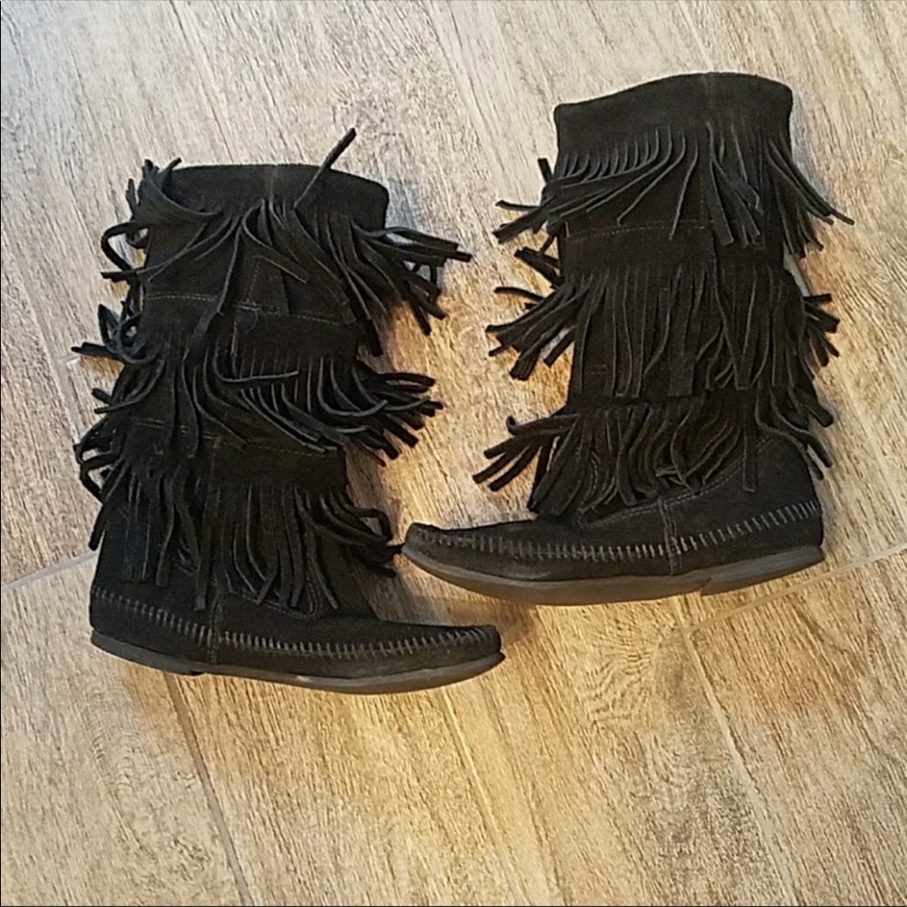 Moccasin fringe boots, great fashion boots